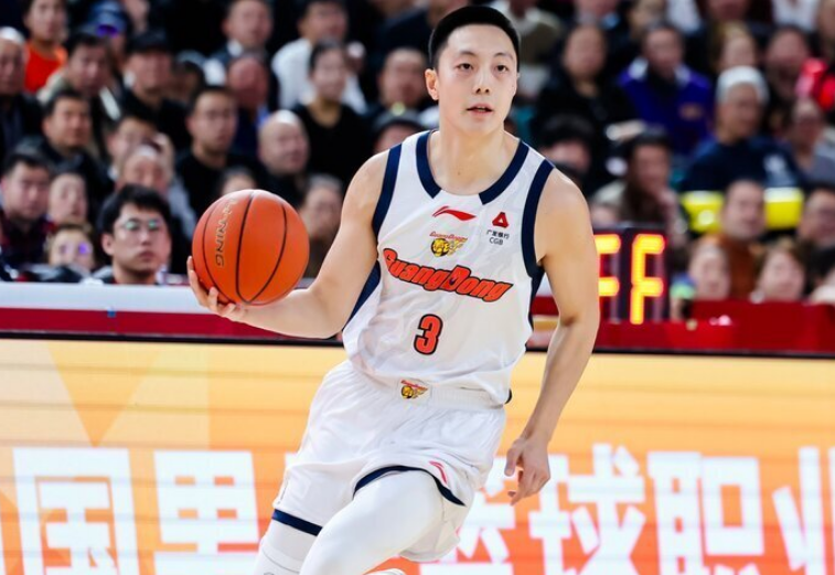 超北京升第3！广东48分狂胜送四川开局32连败 徐杰20+4三分